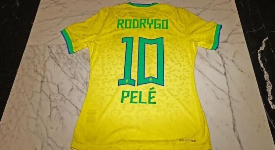 巴西对阵摩洛哥友谊赛，将身穿特别款球衣致敬贝利