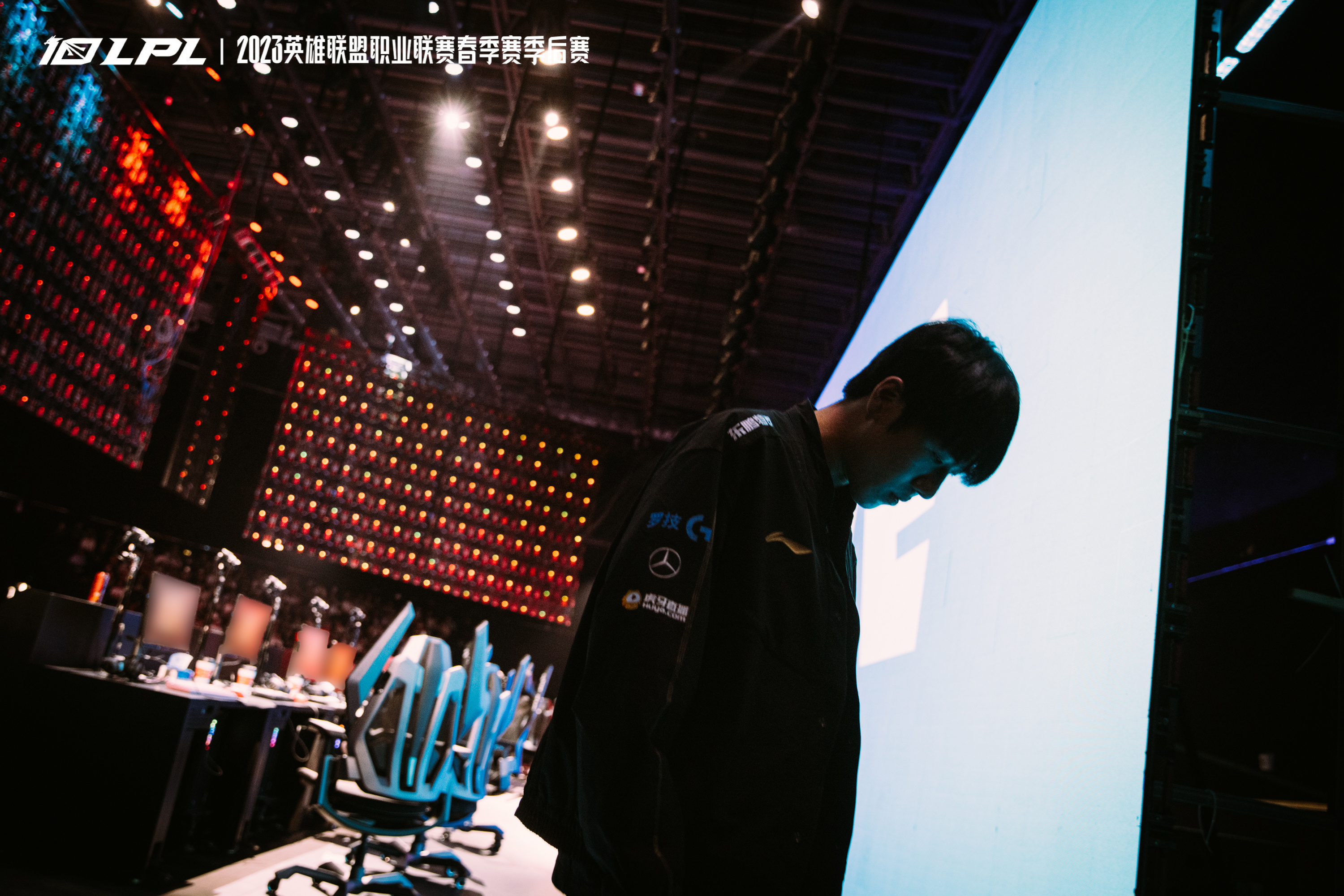 RNG落败 GALA脸色苍白低头最后离开 教练训话Angel沉重思考