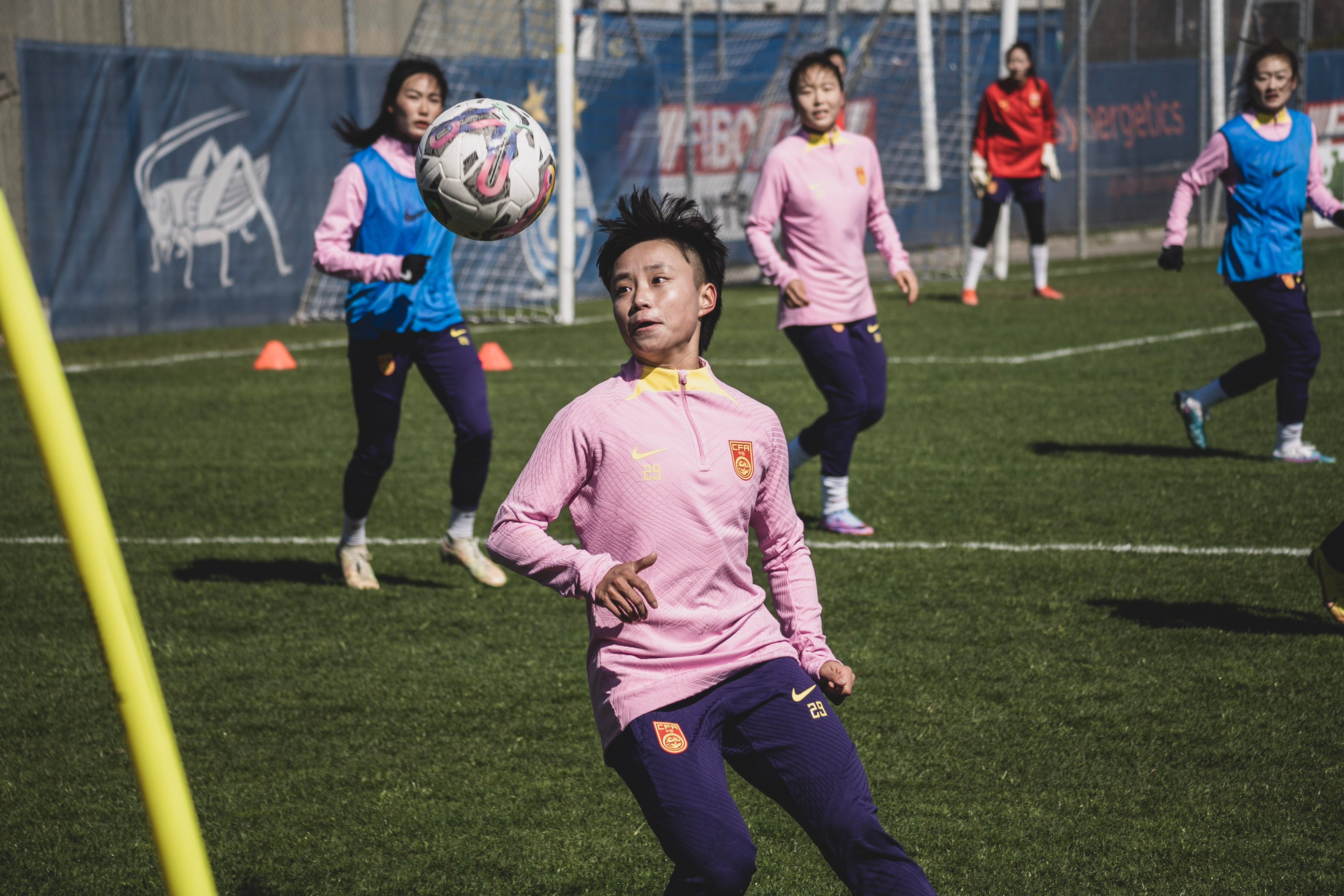 欢迎中国女足本周来到草蜢基地进行训练！