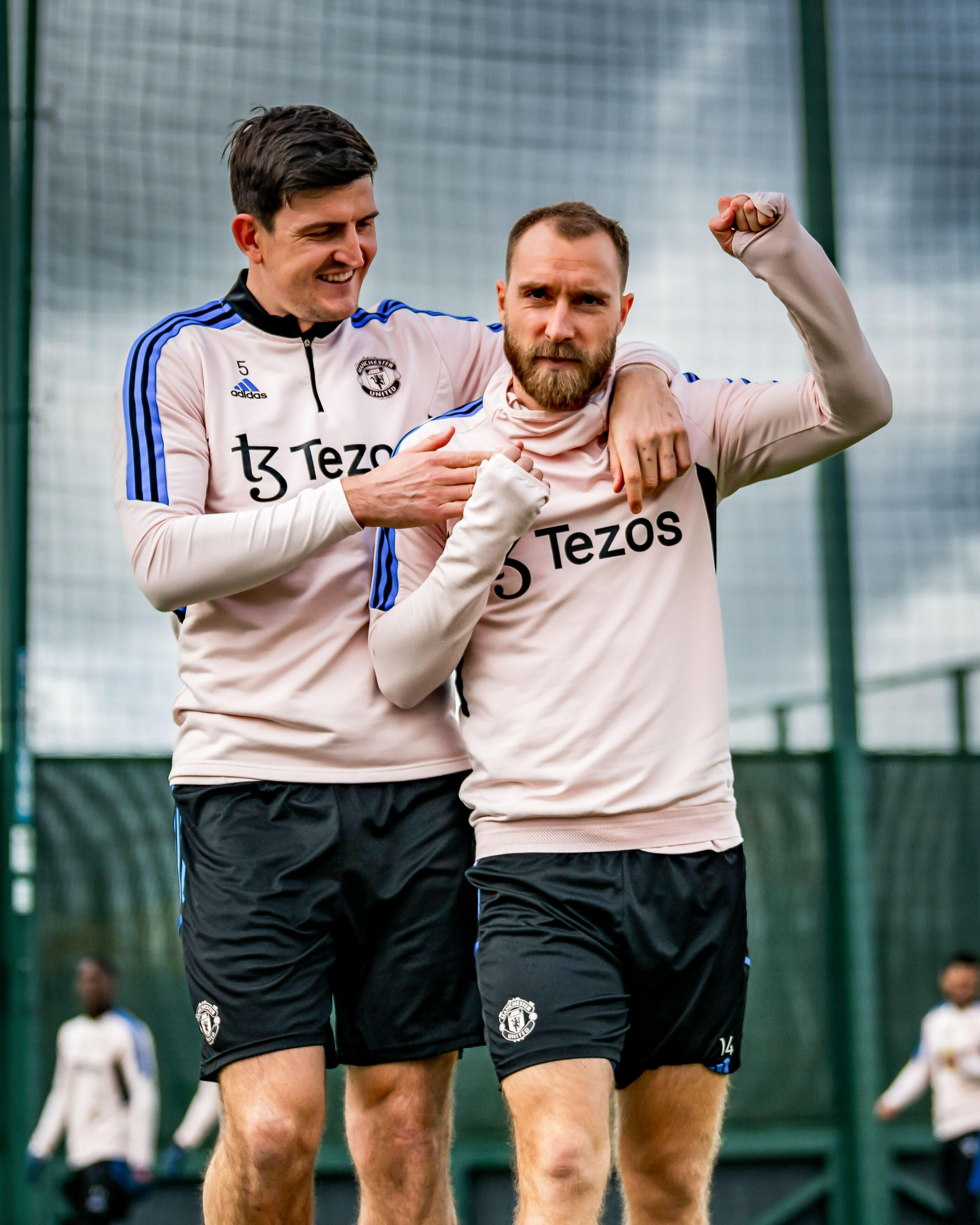 今日趣图:小梅,我们还是谈谈利雅得新月的合同吧?