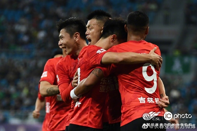 谭龙、塞尔吉尼奥建功，长春亚泰2比0战胜浙江队获开门红
