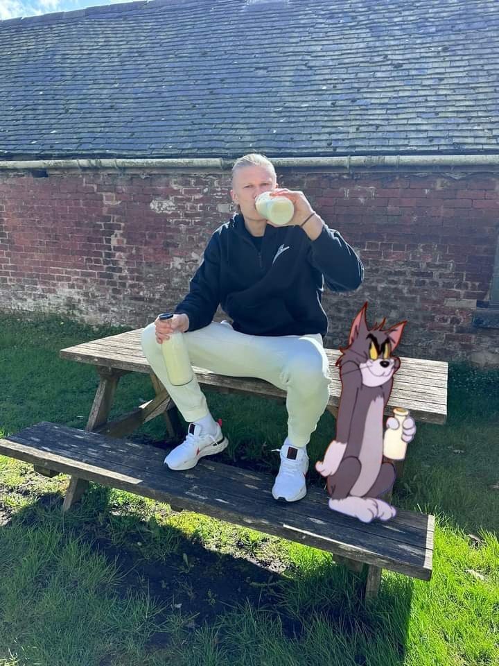 今日趣图:大哥欧冠、二哥足总杯、三弟联赛,原来曼城人称吕布