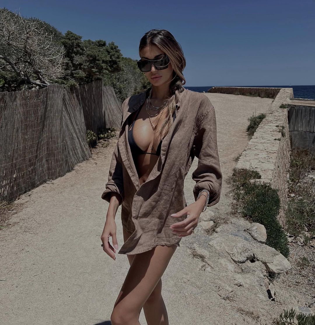 魔鬼身材?传闻中卢卡斯-埃尔南德斯的出轨对象——模特布奇诺