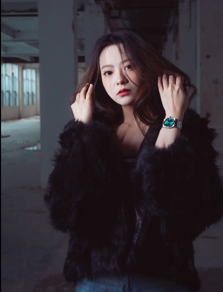 不整活颜值叭叭提升 解说Kris着黑貂绒冷艳无情