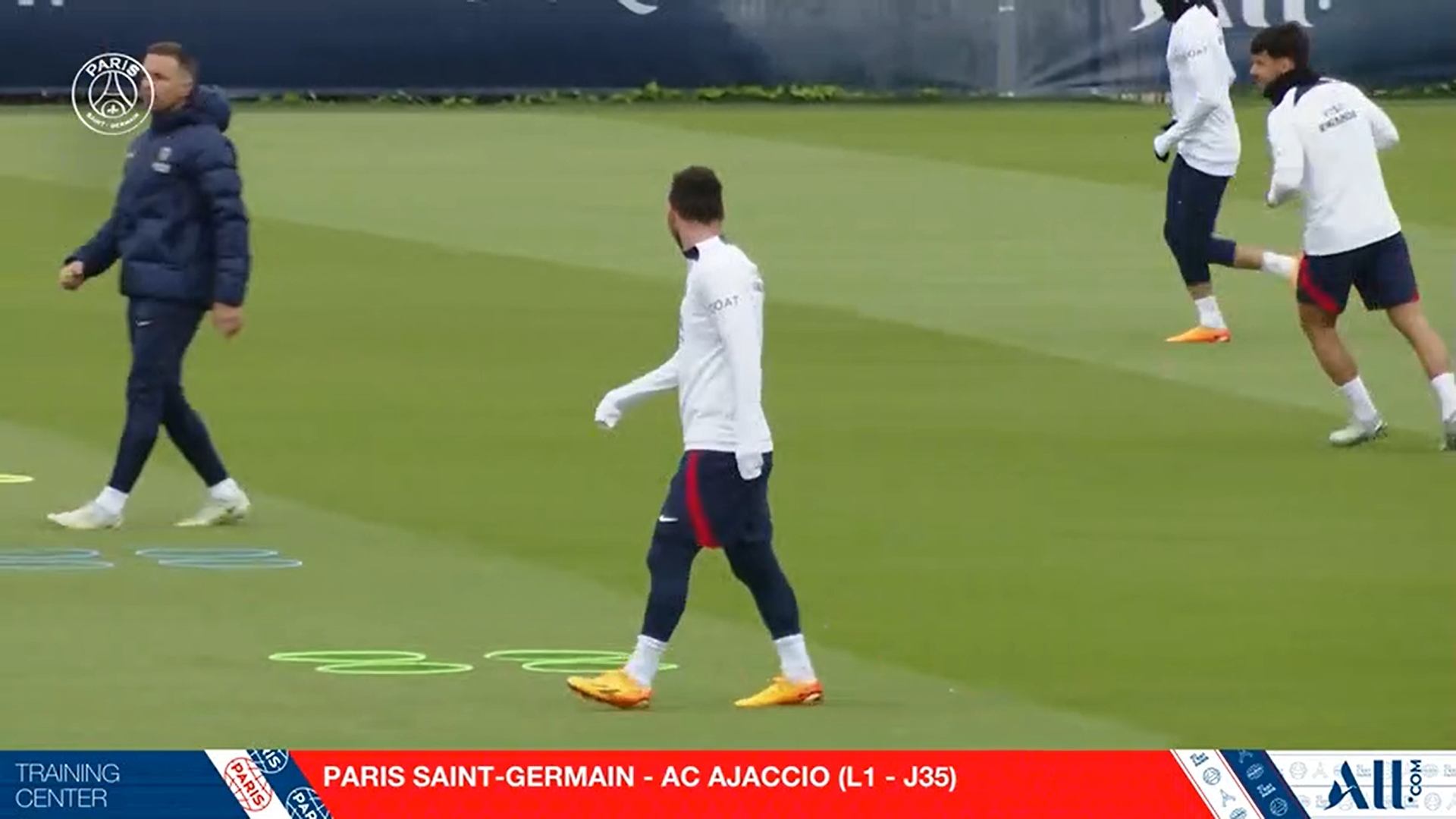 ?停赛风波后，梅西今日首次现身巴黎对外公开训练课