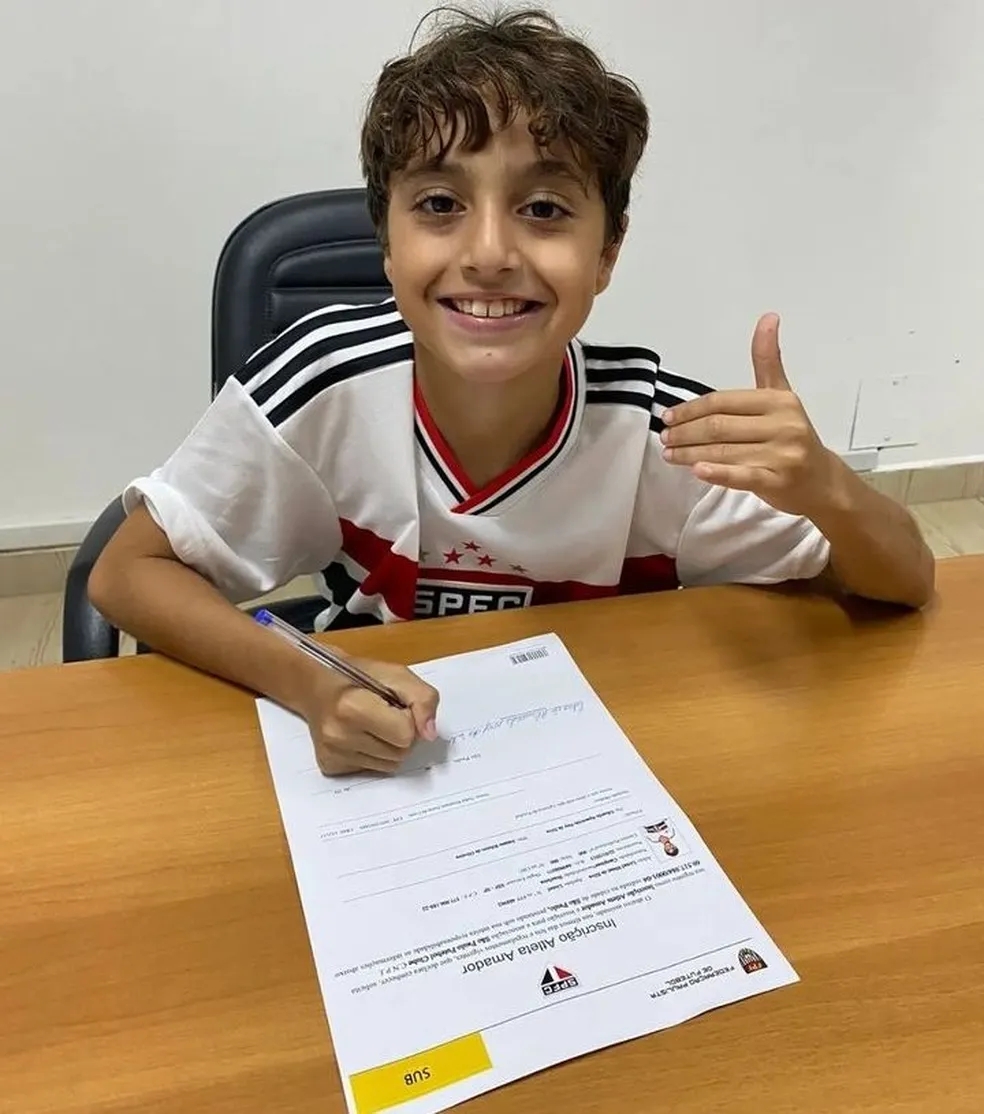 ?梅西？？巴媒：巴西圣保罗签下10岁球员里奥-梅西