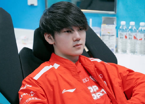 哥哥果然是TES的絕對核心??Jackeylove累計19殺13死18助攻！