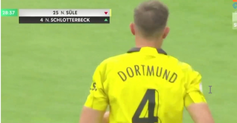 克瓦拉茨赫利亚被塔踩到痛苦倒地，裁判没有表示