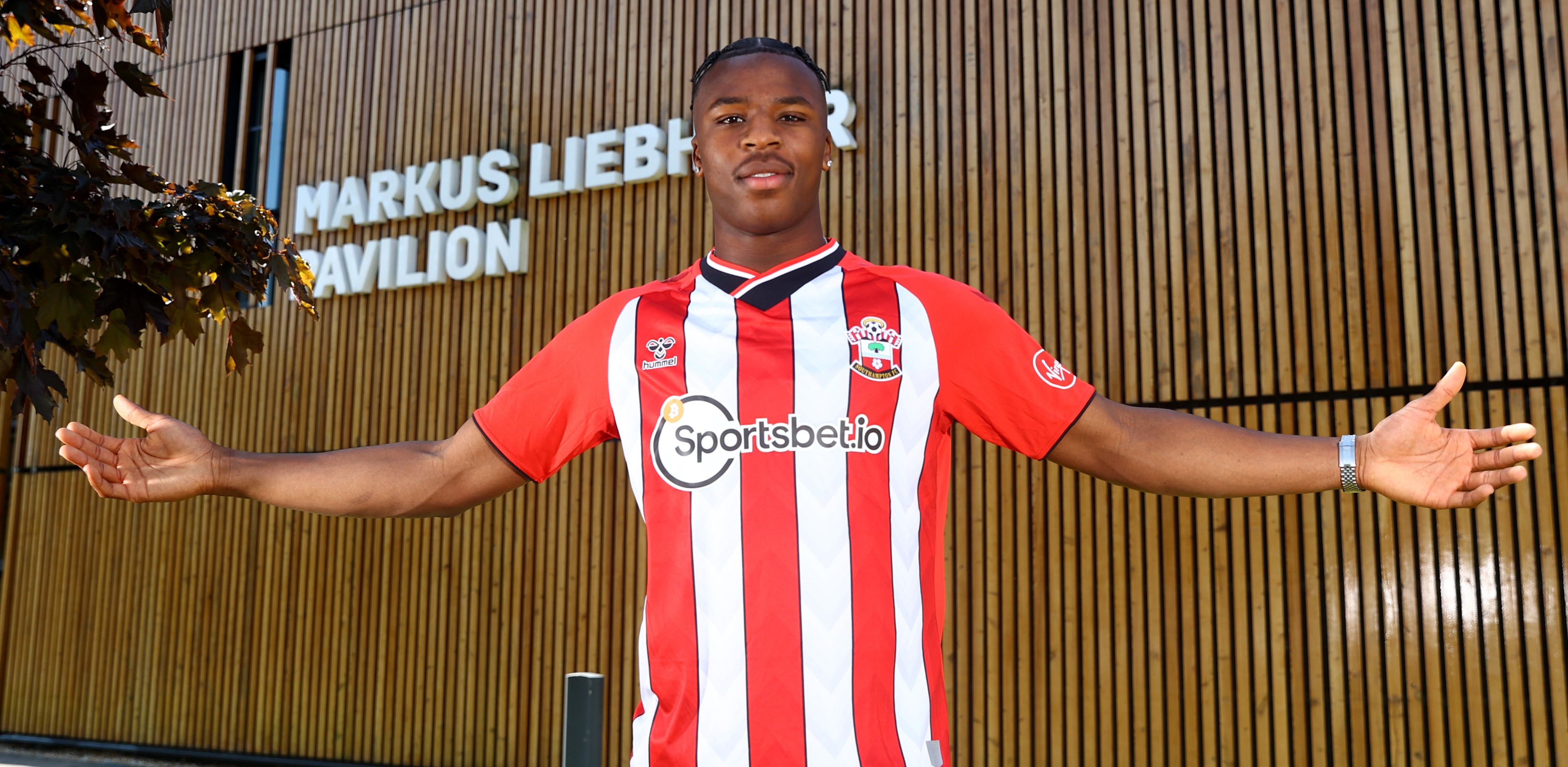 津媒：国足选帅发展为“土洋竞争” 本土少壮派优势不容忽视