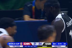 中國隊第二節開節打出7-2并造成對手失誤 南蘇丹喊出暫停