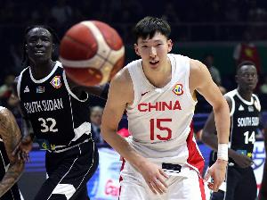 丁佳宁：人家小后卫都要隔扣周琦 说难听点 在人家眼里你就是个XX