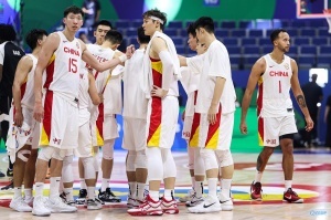中国男篮小组赛0胜3负，排位赛前景堪忧