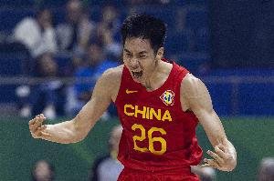 中国男篮球员朱俊龙专访：探讨中国篮球与世界差距