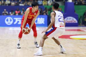 专访中国男篮球员胡明轩：挥别过去的夏天