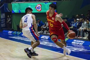 男篮世界杯排位赛：中国男篮对阵菲律宾男篮正在进行中