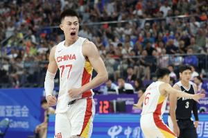 中国男篮以碾压之势战胜韩国队，防守反击成关键