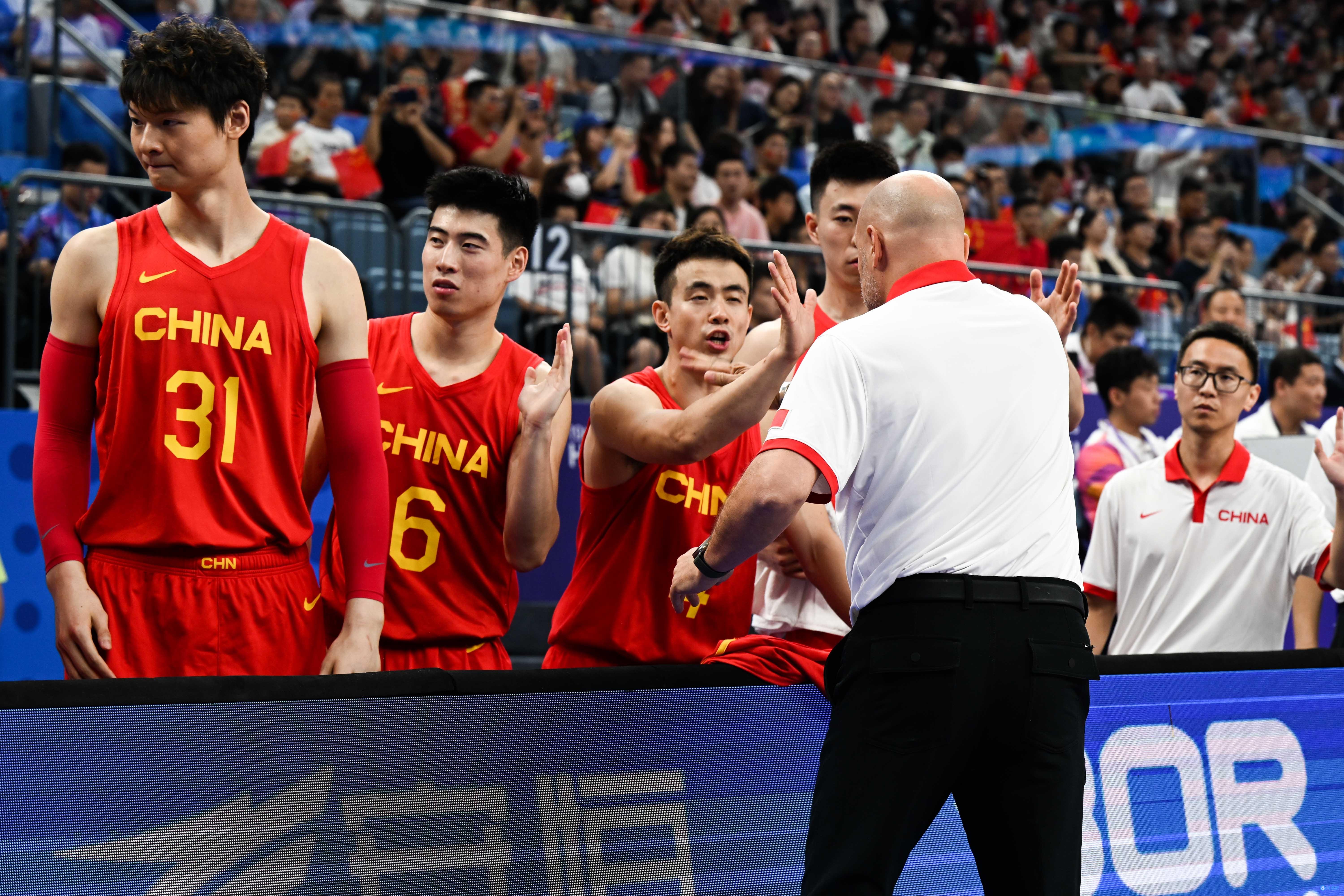 媒体人：中国男篮走到这一步田地 责任从来也不是某一个人的