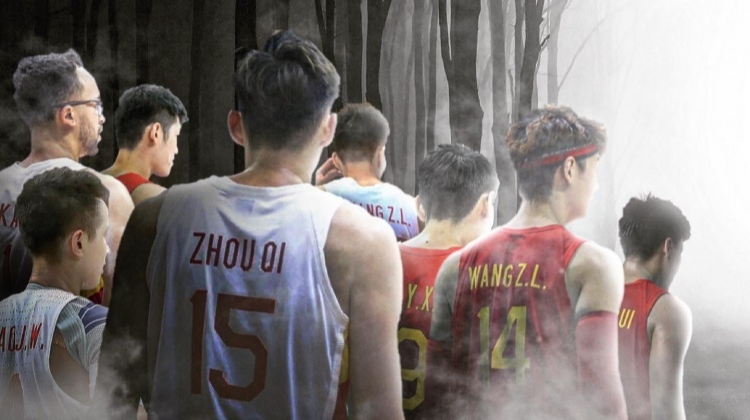 誰能帶領(lǐng)這支中國男籃走出迷霧?瓊斯:瓊斯教練??