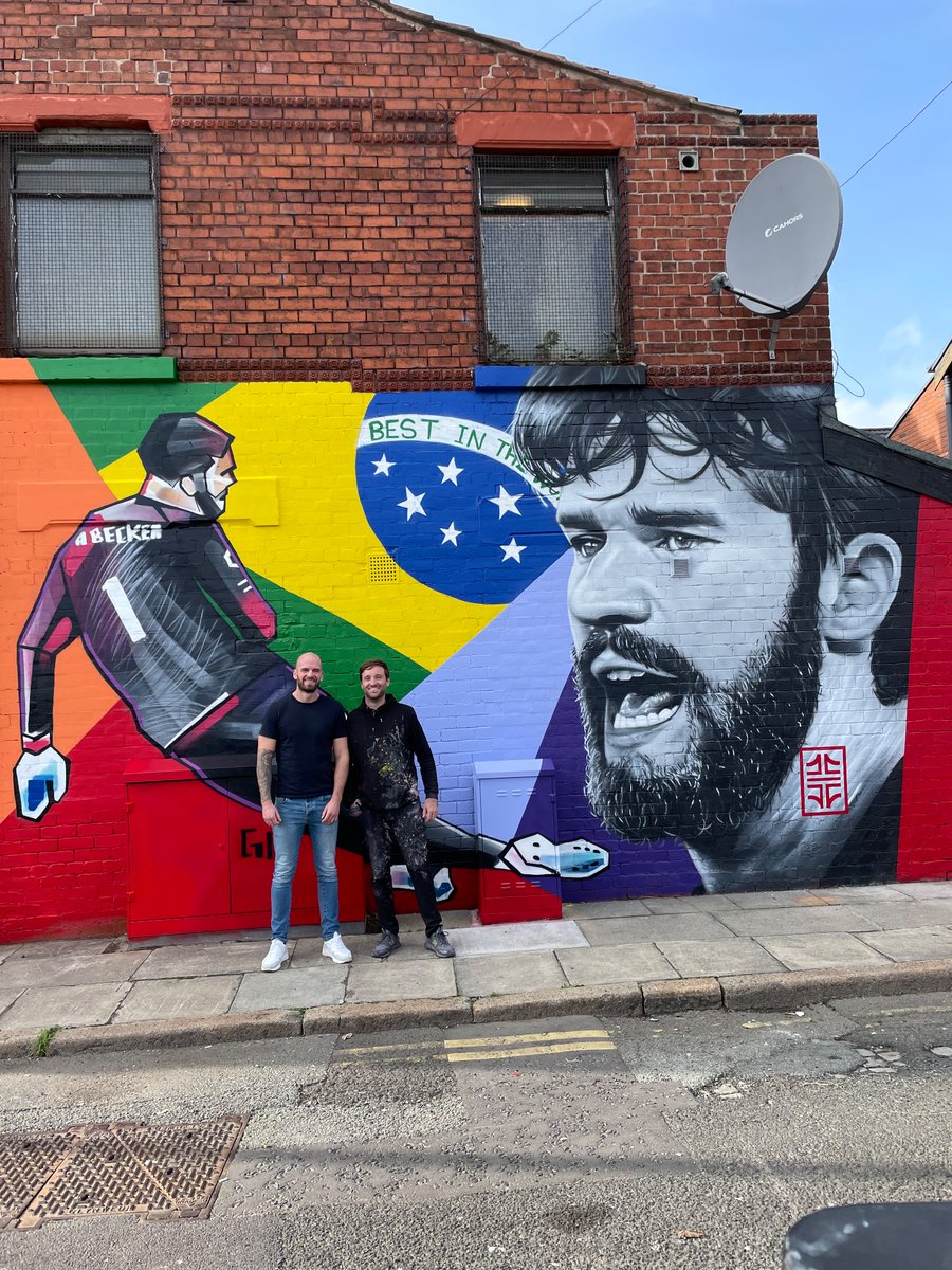 阿利森在利物浦街头也有壁画了😍画的是他的头球绝杀🔥