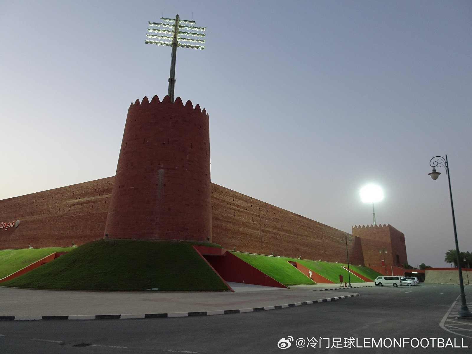 特色城堡球场丨卡塔尔，舒马尔体育场