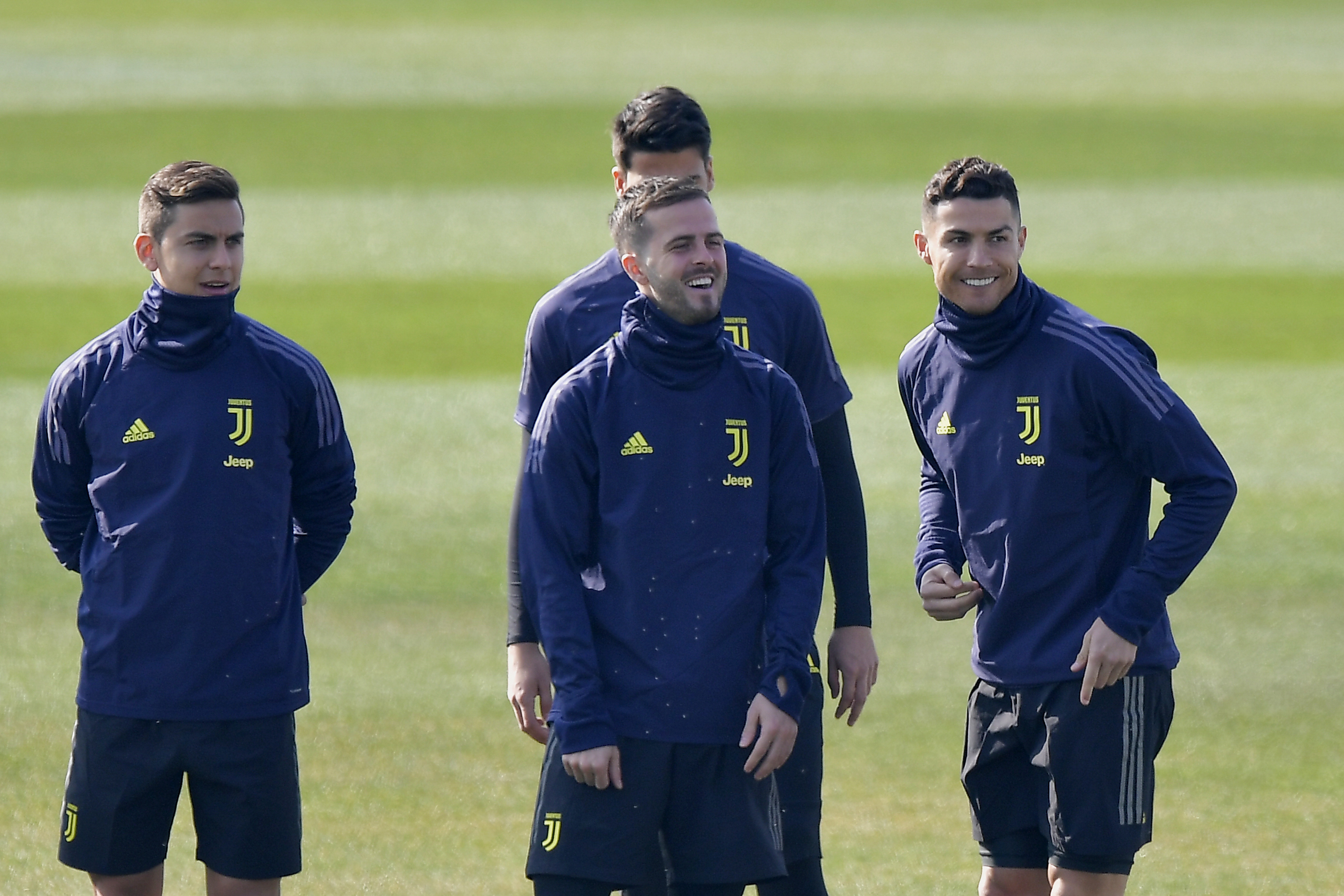 【体育资讯】曾效力罗马尤文巴萨！官方：35岁皮亚尼奇退役，结束18年职业生涯(图1)