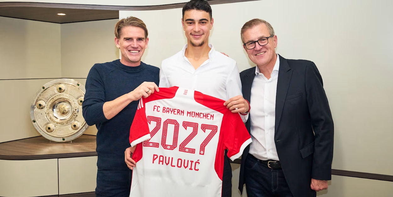 官方：拜仁与19岁中场帕夫洛维奇签订到2027年的职业合同