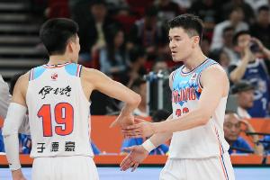 新疆半场反弹辽宁，齐麟表现出色