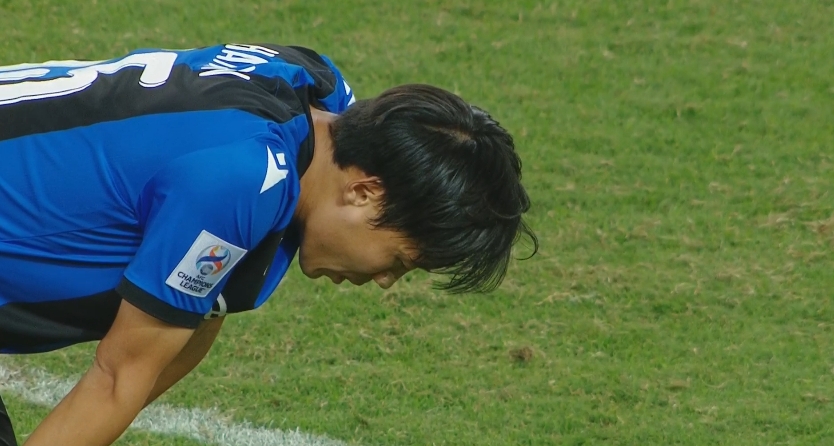 体能完爆❗赛后仁川联球员透支戴“痛苦面具”，泰山球员轻松写意