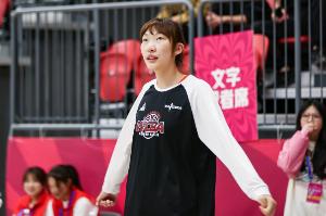 韩旭成为2023-2024赛季WCBA全明星票王，李缘北区得票第一