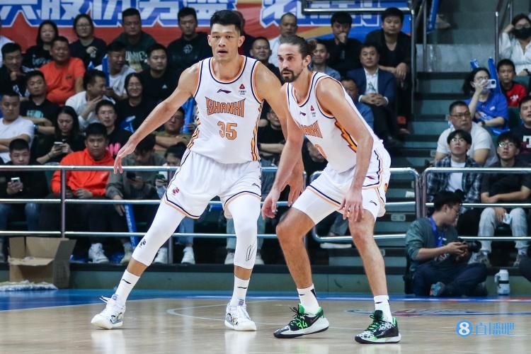 施韦德：中国本土球员打得很好 篮球是中国的第一运动