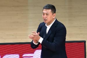 王世龙：宏远是11冠王 我们打宏远抱着的都是学习的态度