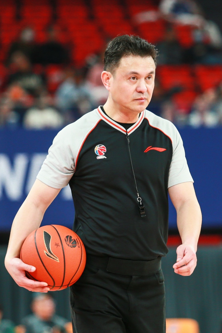 FIBA25-27周期全球篮球裁判员及临场代表注册中国名单：段铸领衔