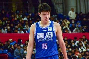 杨瀚森：中国篮球新星引起选秀媒体关注