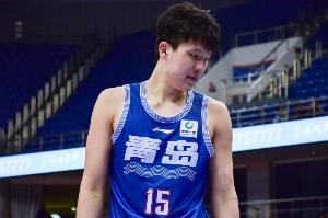 康奈利考察广州年轻球员崔永熙，称其表现令人印象深刻