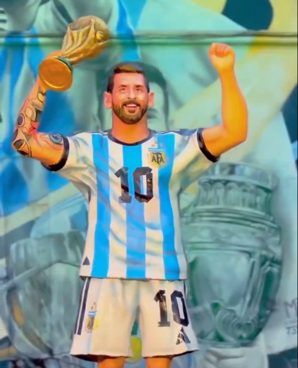 像吗🤔？梅西雕像在印度揭幕，身穿阿根廷球衣手拿大力神杯