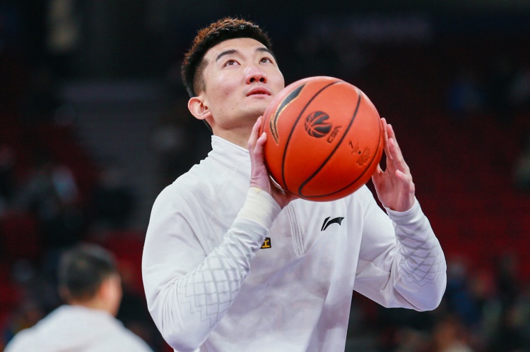  传射俱佳！孙铭徽9中7贡献17分8助4断 罚球3中3