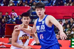 杨瀚森砍下22分14篮板的两双，青岛主场击败深圳