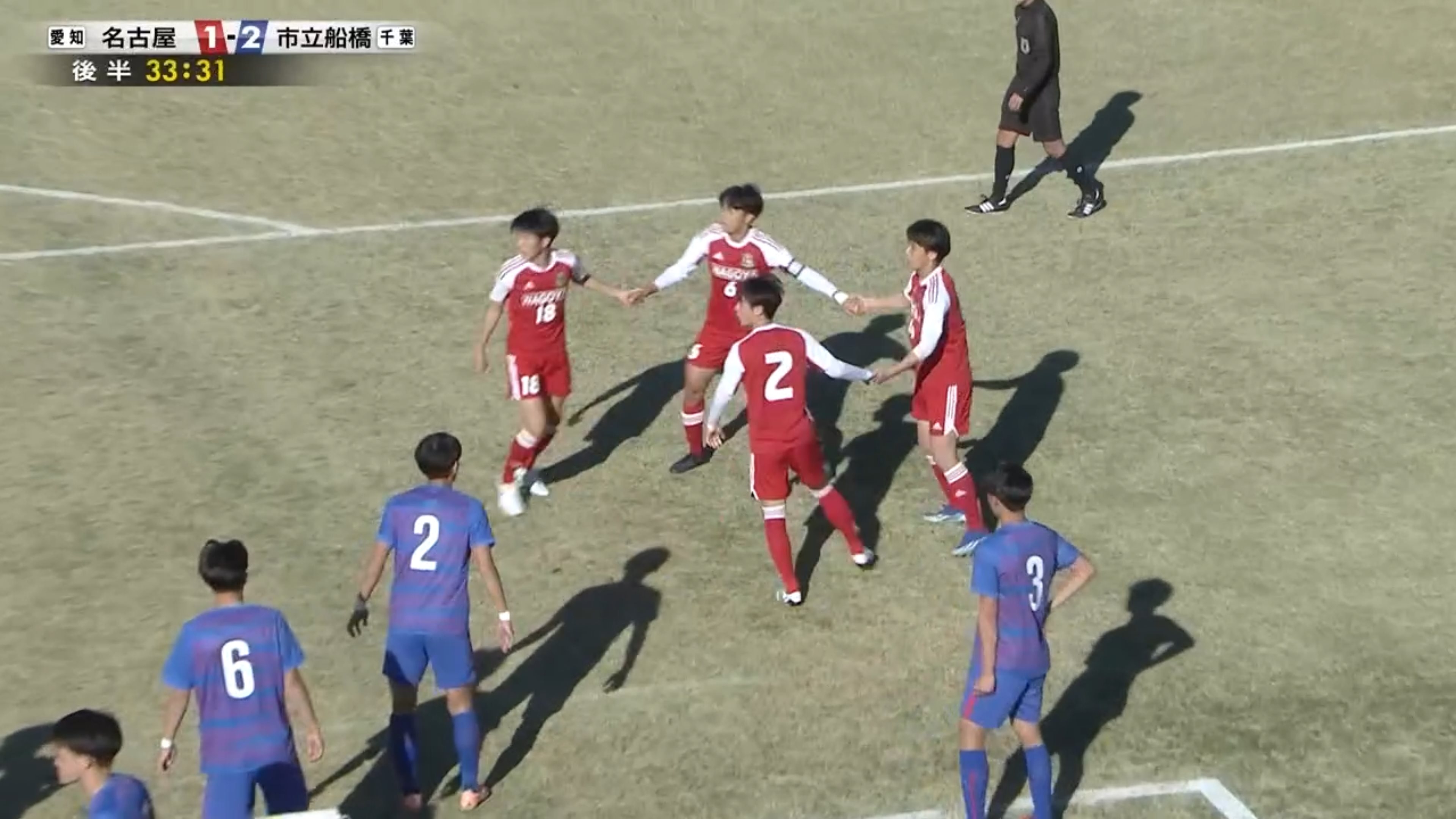 又见迷惑战术🤣第102届日本高中赛，球员手牵手转圈随后散开