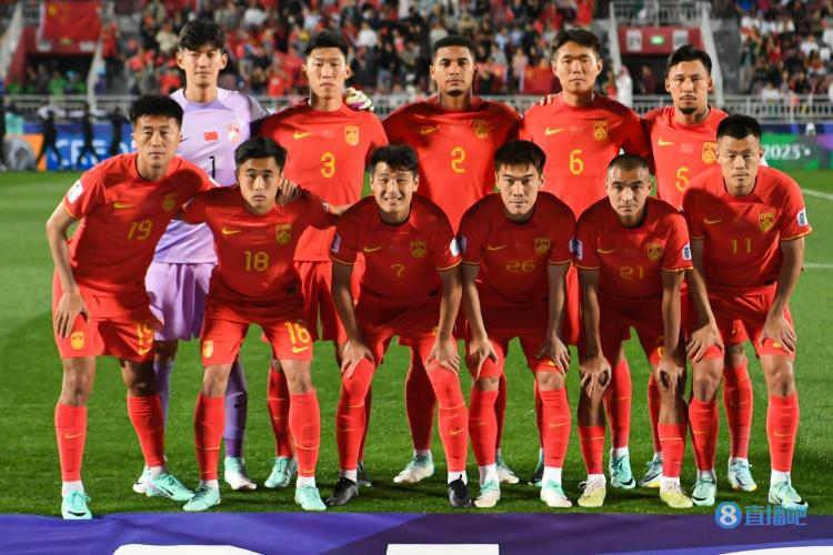 国足首次在连续两场亚洲杯小组赛中遭遇零封