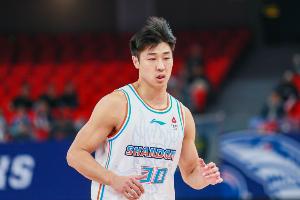 山东男篮热身赛大胜埃及队 夏晓司透露何思雨陆翊铭或将离开