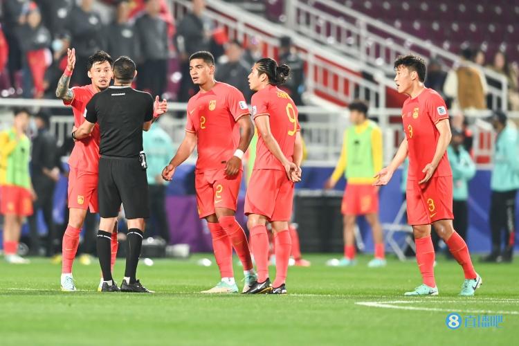 马德兴：国足亚洲杯一场未胜FIFA排名下降至第86位，已被巴林超越