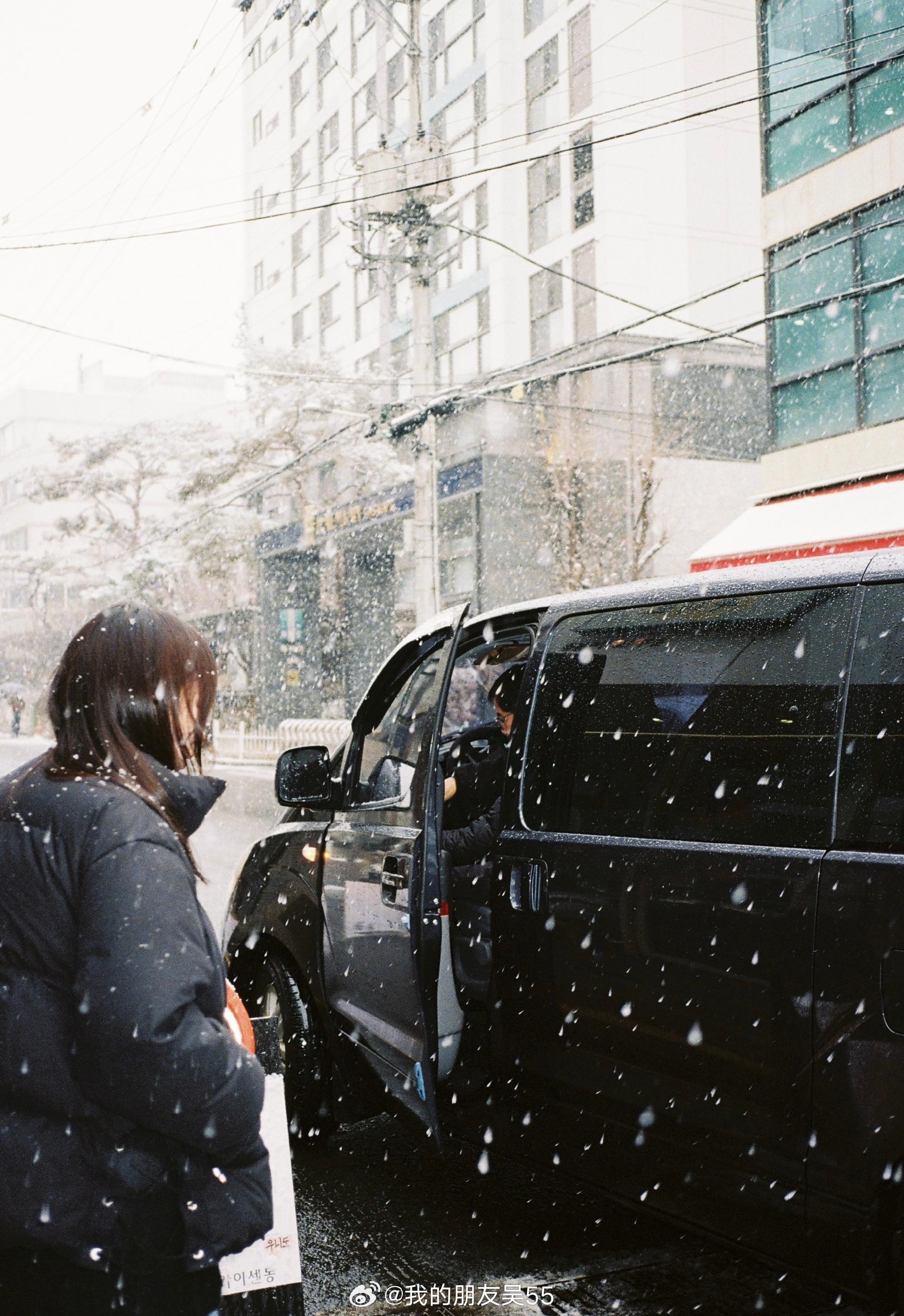 JackeyLove女友五五分享旅游照：首尔下雪了❄居然还在漏脚踝！