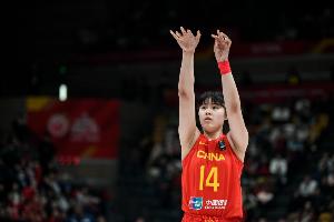洛杉矶火花完成交易，中国女篮球员李月汝加盟
