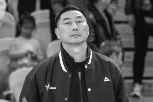 🙏多位媒体人转发：江苏女篮主教练丁铁去世 终年52岁