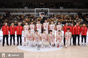 中国男篮客场不敌日本男篮，憾失亚洲杯预选赛胜利