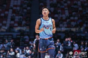 深圳男篮球员贺希宁谈全明星入选之路