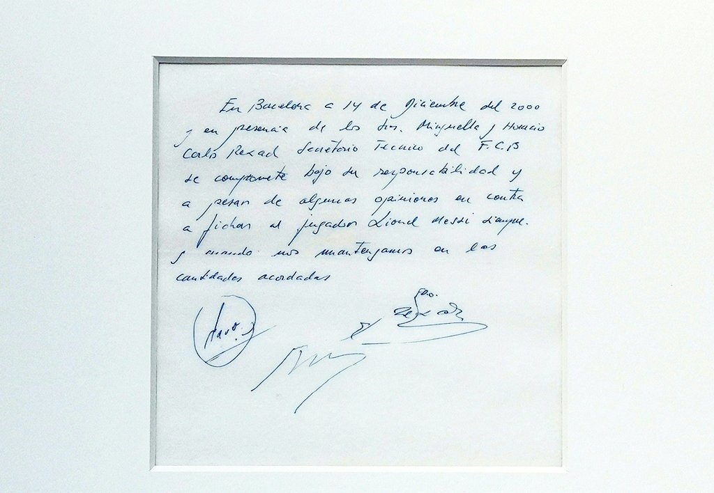 最贵餐巾纸！巴萨签13岁梅西的餐巾纸在美国拍卖，起拍价38万美元