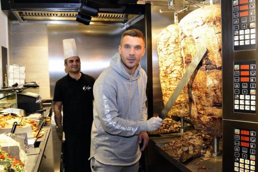 创业成功?38岁波多尔斯基6年开40家烤肉店，身价达2.1亿欧