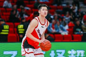 上海男篮送出刘正清，获得江苏男篮崔晓龙