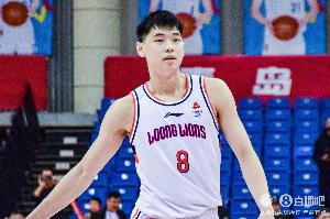 广州队球员崔永熙冲击NBA之路